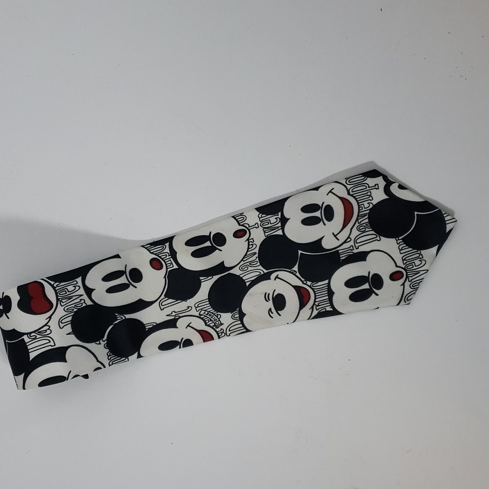Disney Mickey Mouse Tie Davenport